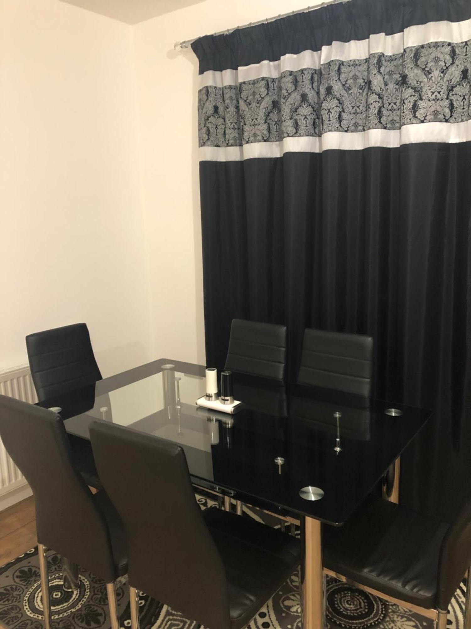 Privatunterkunft Luxury Kingsize Bedroom With Private Bathroom *